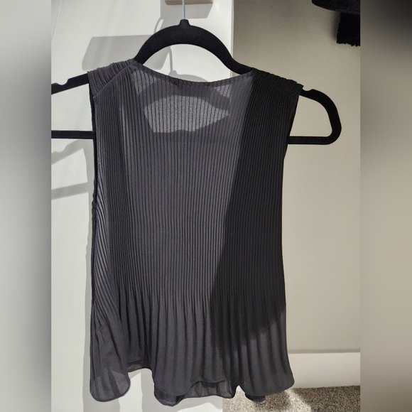 Top - Picture 2 of 3